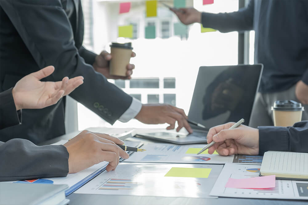 Business people meet Business people meet